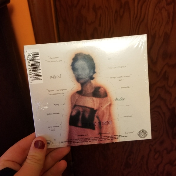 🍁 3/$25 Halsey Manic Album CD - Picture 4 of 4
